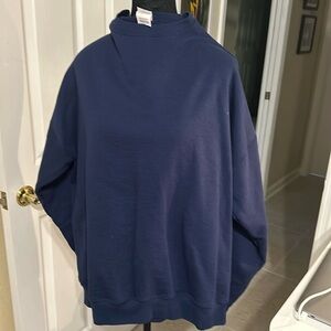 Navy blue 2x sweatshirt.  Like new.